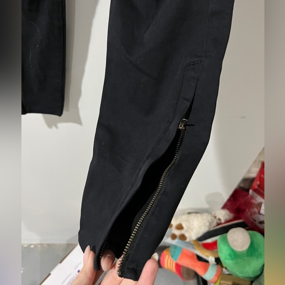 Vintage low rise TNA cargo pants - Picture 3 of 3